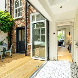 9 St John's Street Holiday home